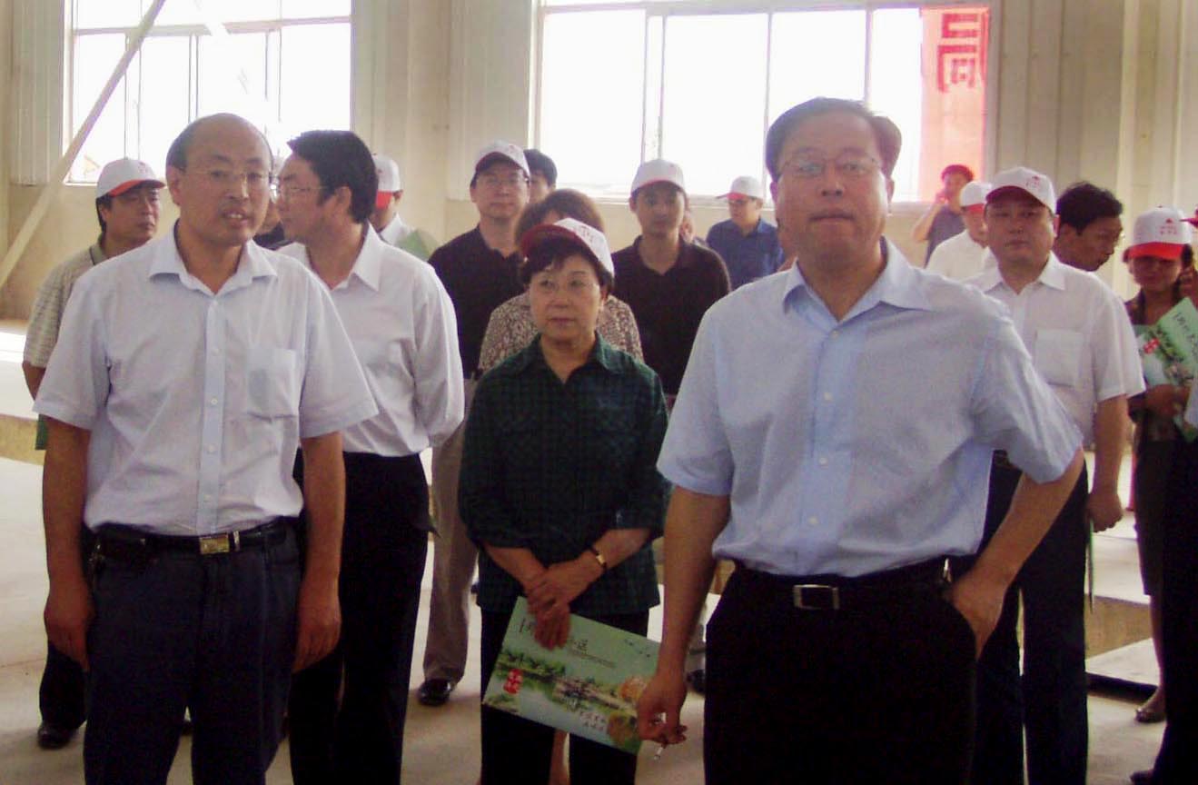 郑州市市长马懿（前排右一）到我公司考察指导